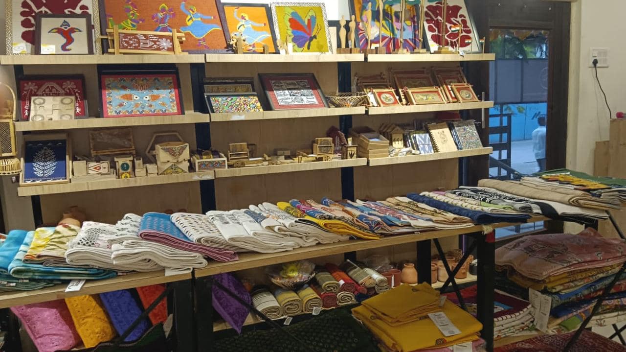 da050de2-8081-4766-b990-946217555fee